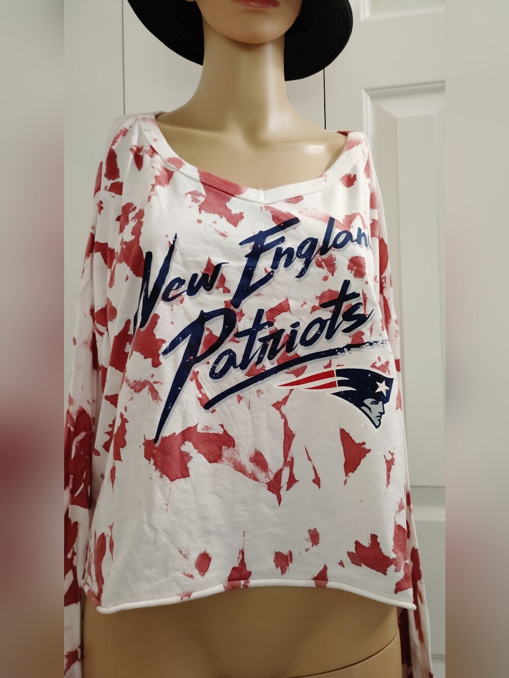 Women's Majestic Threads New England Patriots Tie-Dye Cropped Long Sleeve M.